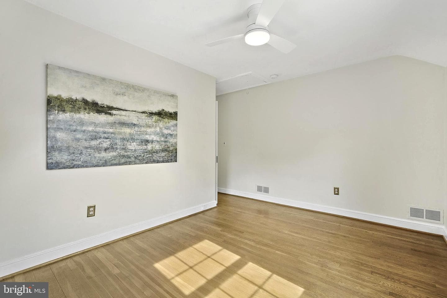 226 N Edison Street photo 18