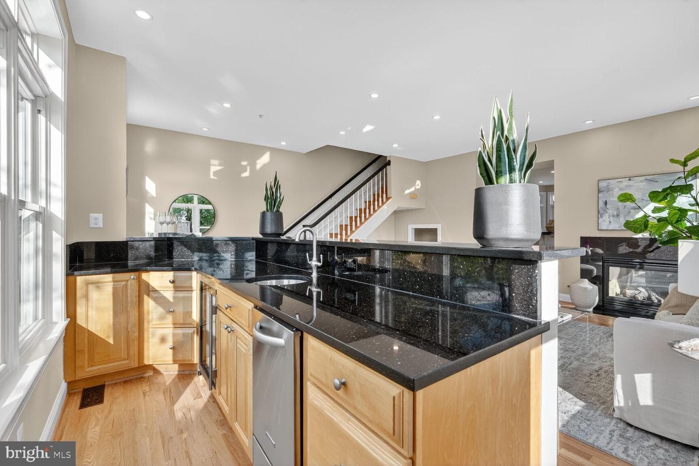3301 Washington Boulevard photo 13