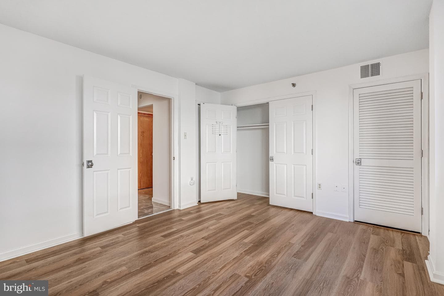 1301 N Courthouse Road #705 photo 12