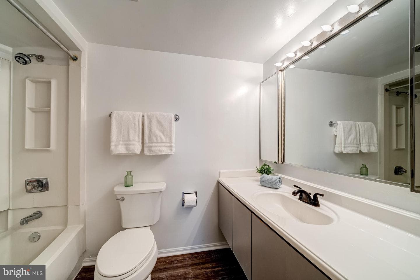 1600 N Oak Street #1204 photo 16
