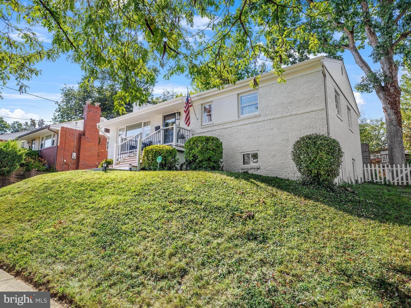 2040 N Woodstock Street photo 3