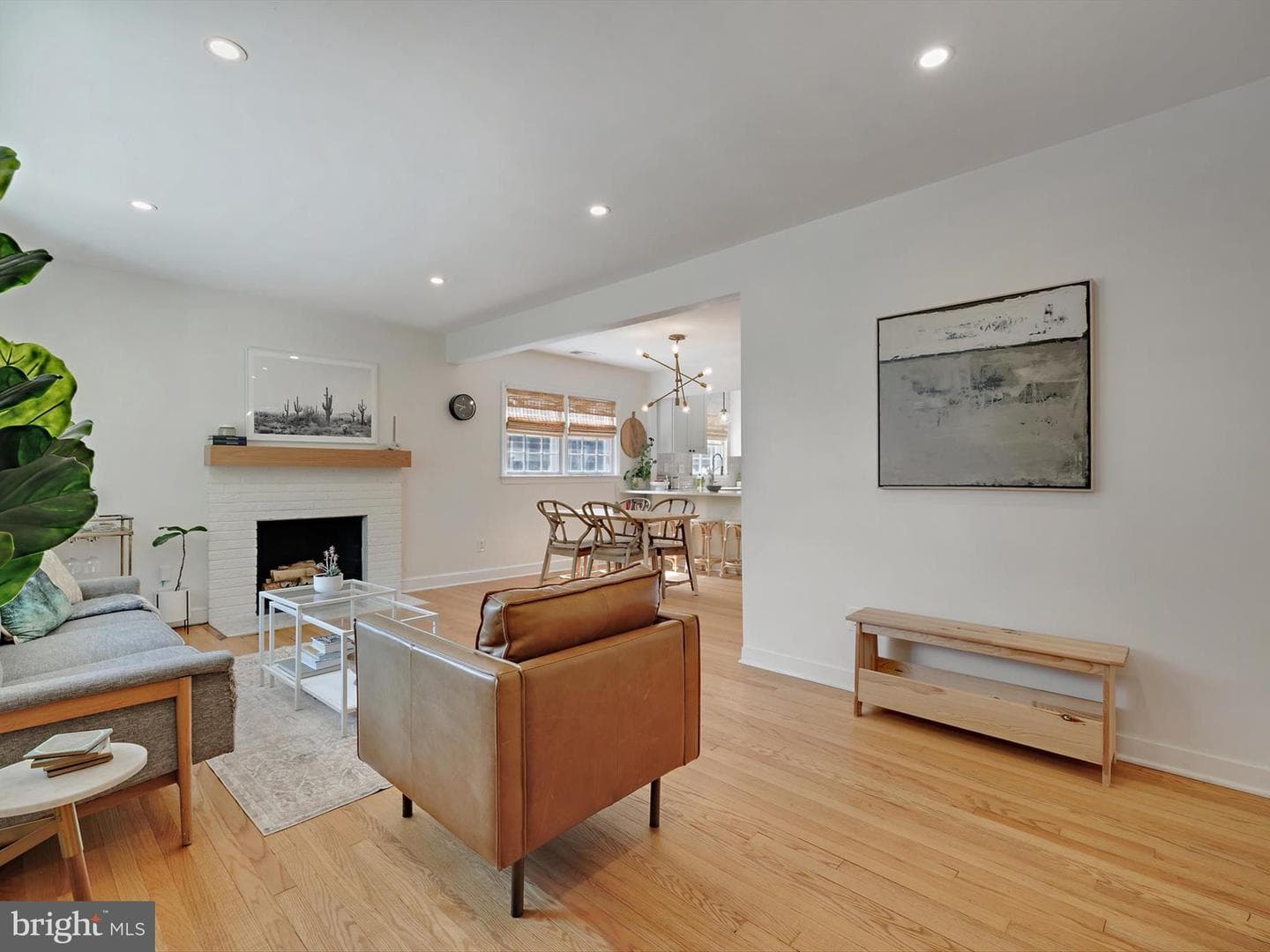 2040 N Woodstock Street photo 5