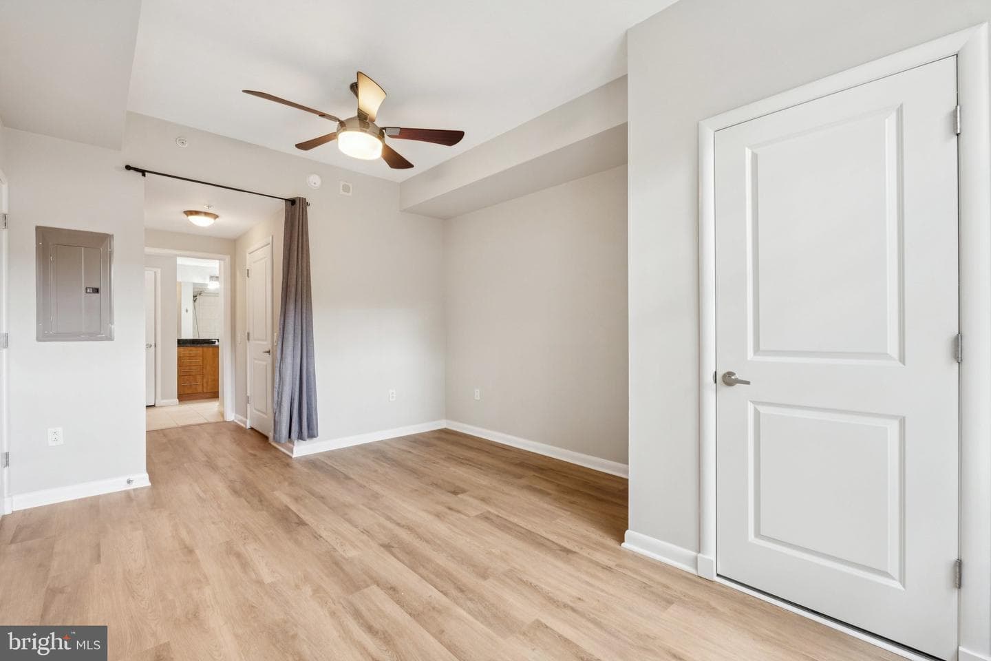 1021 N Garfield Street #b39 photo 13