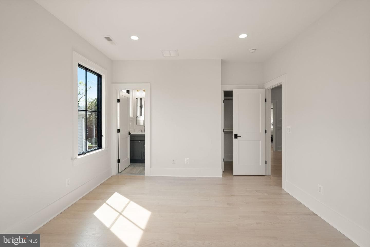 802 N Edgewood Street photo 36