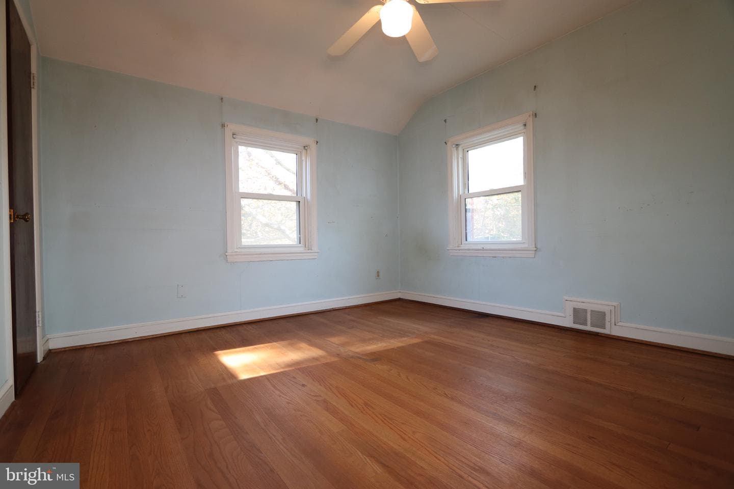 3200 N Columbus Street photo 12