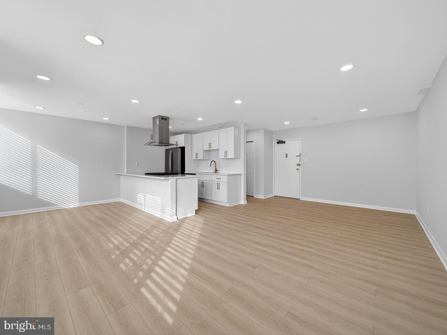 4390 Lorcom Lane #410 photo 2