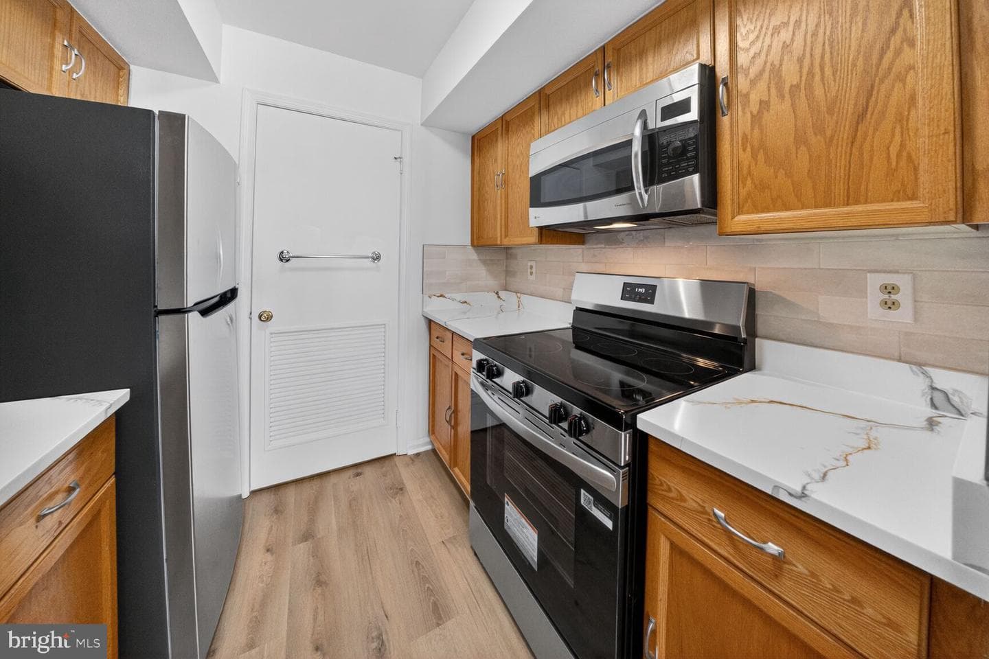 2590 S Arlington Mill Drive #f photo 10