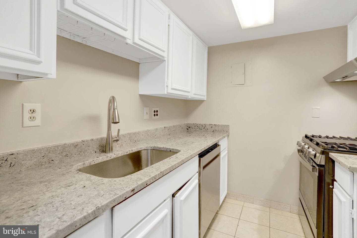 1300 Army Navy Drive #510 photo 24
