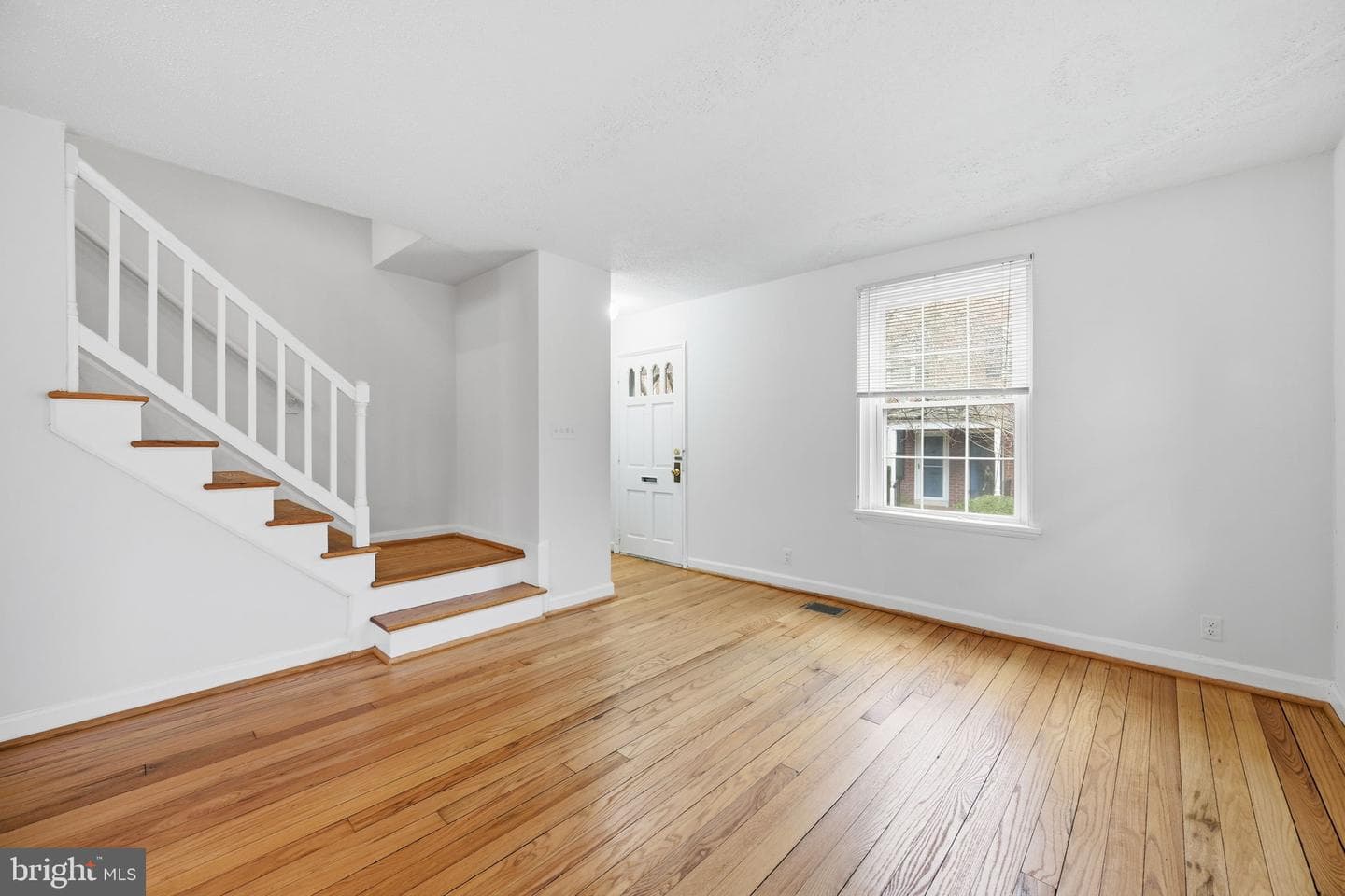 2825 S Columbus Street photo 4