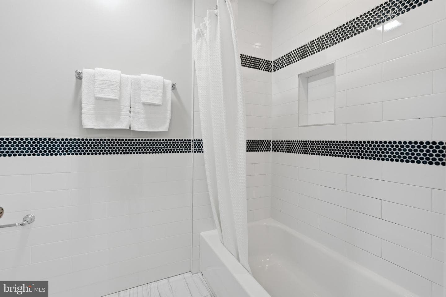 520 N Kensington Street N photo 27