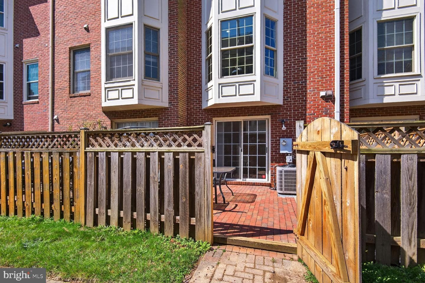 1113 N Stuart Street photo 4