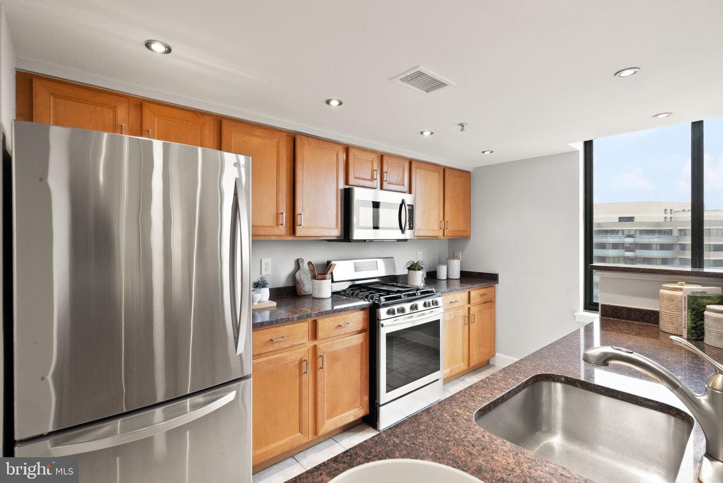 1220 N Fillmore Street #602 photo 9