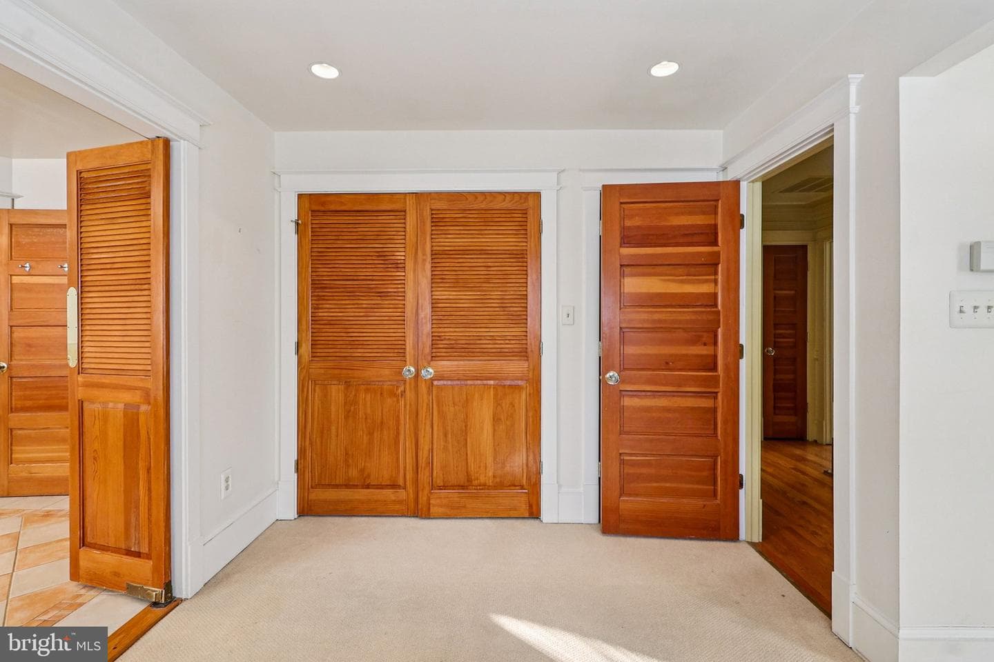 1922 S Arlington Ridge Road photo 53