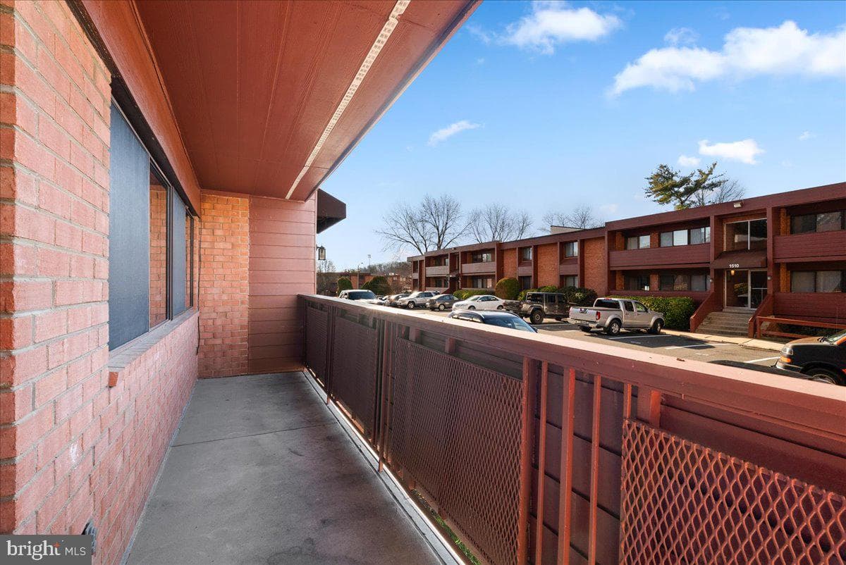 1506 S George Mason Drive #10 photo 11