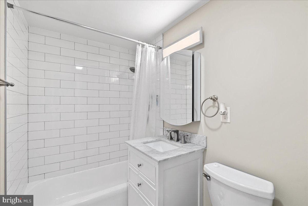 1506 S George Mason Drive #10 photo 7