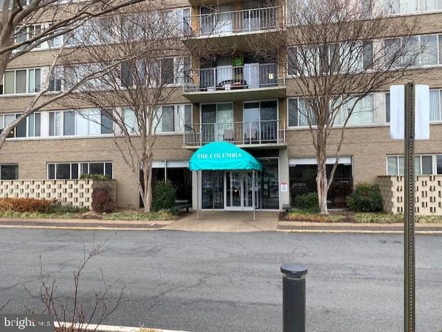 5565 Columbia Pike #606 photo 2