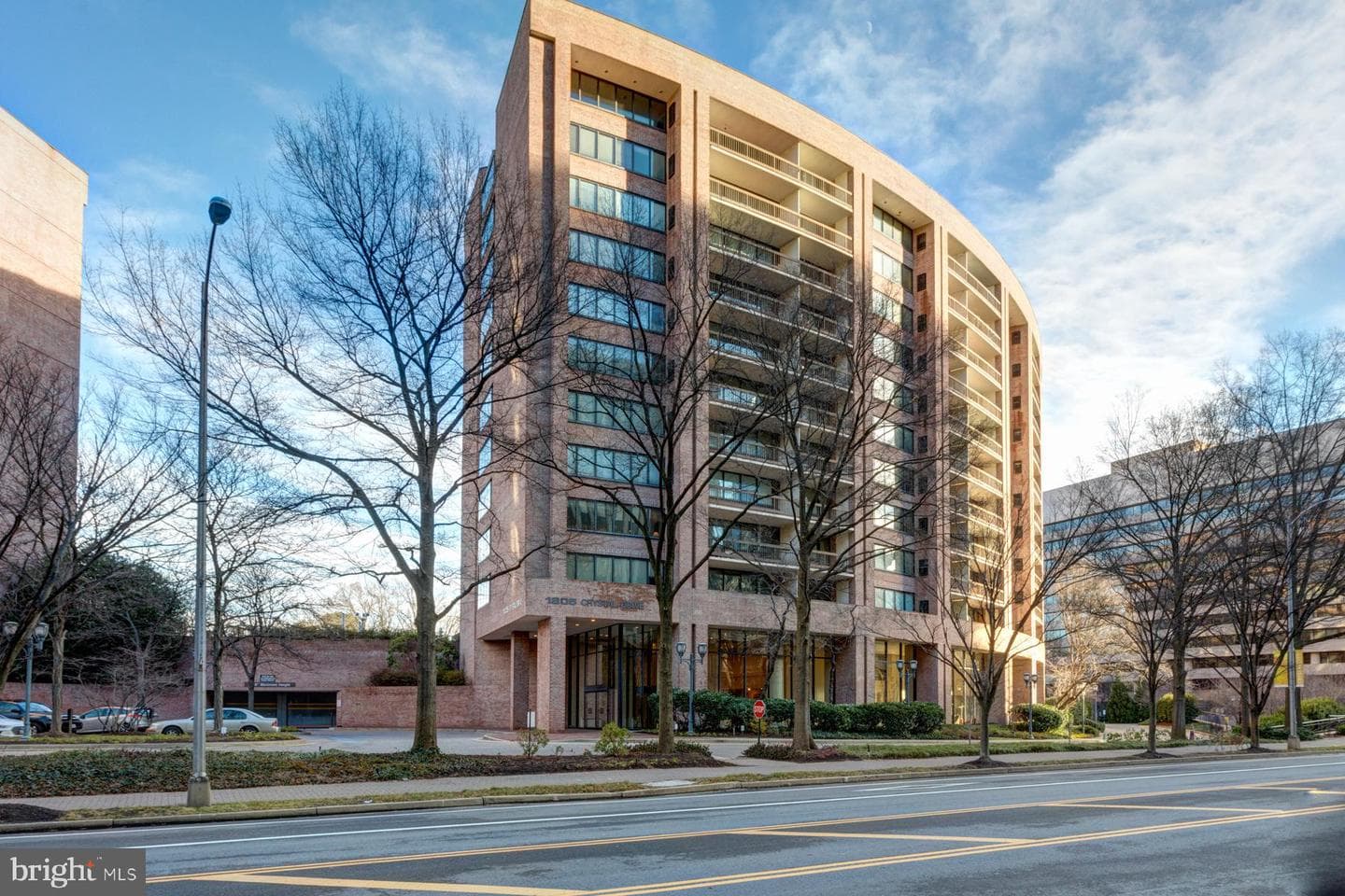 1805 Crystal Drive #907s photo 2