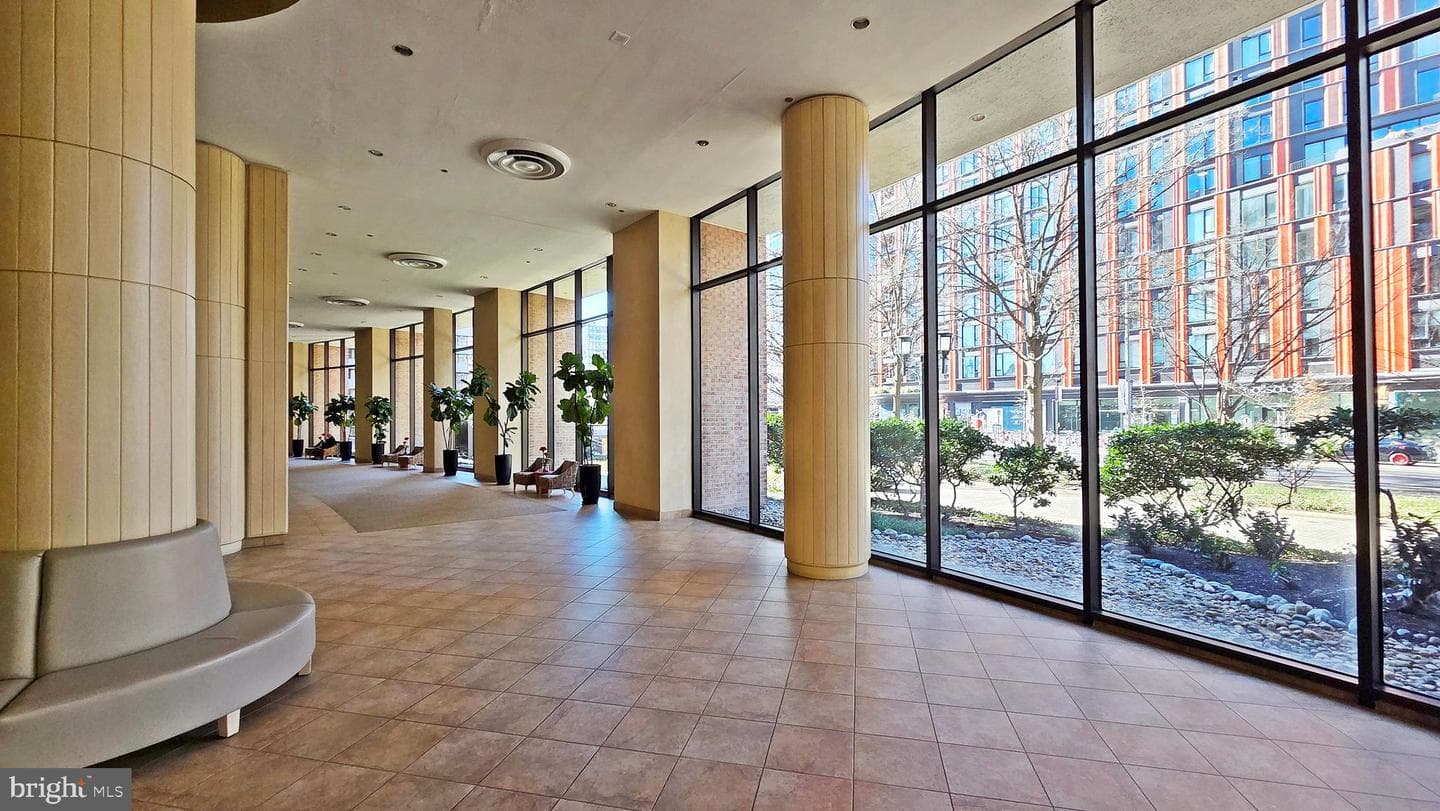 1805 Crystal Drive #907s photo 3