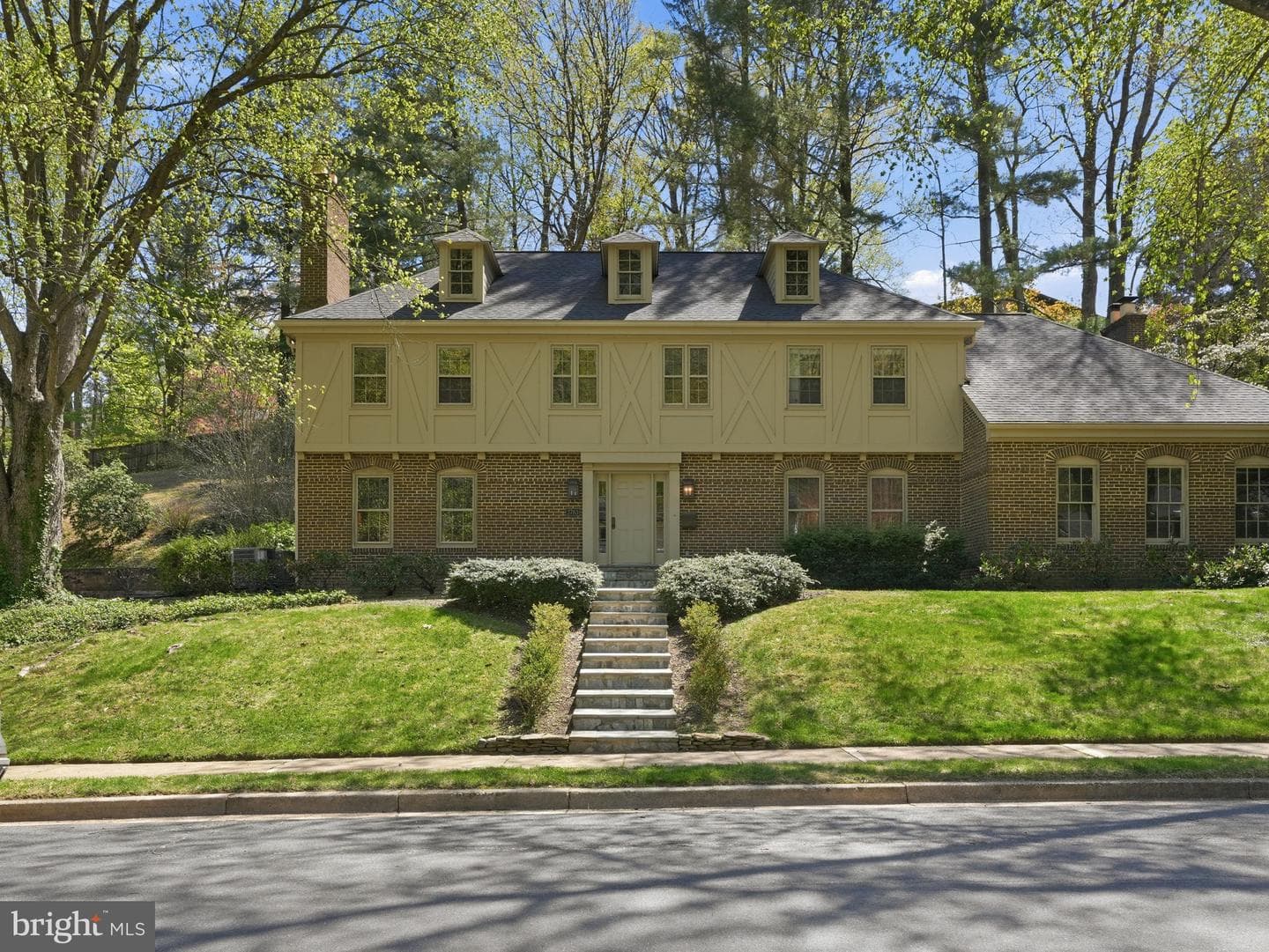 2763 N Randolph Street photo 1
