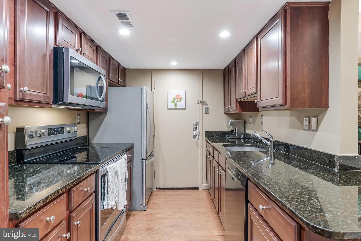 1515 S Arlington Ridge Road #504 photo 13