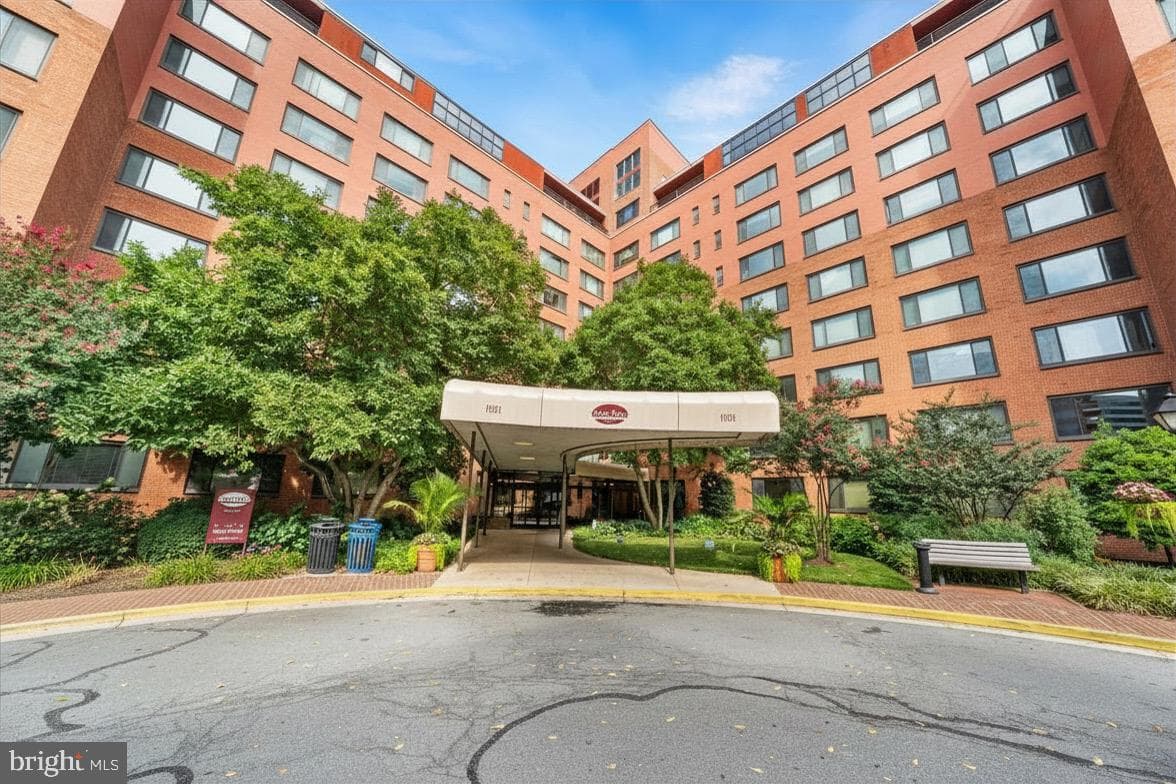 1021 Arlington Boulevard #241 photo 1