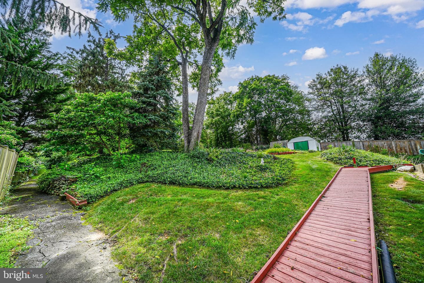 2566 Military Road photo 34