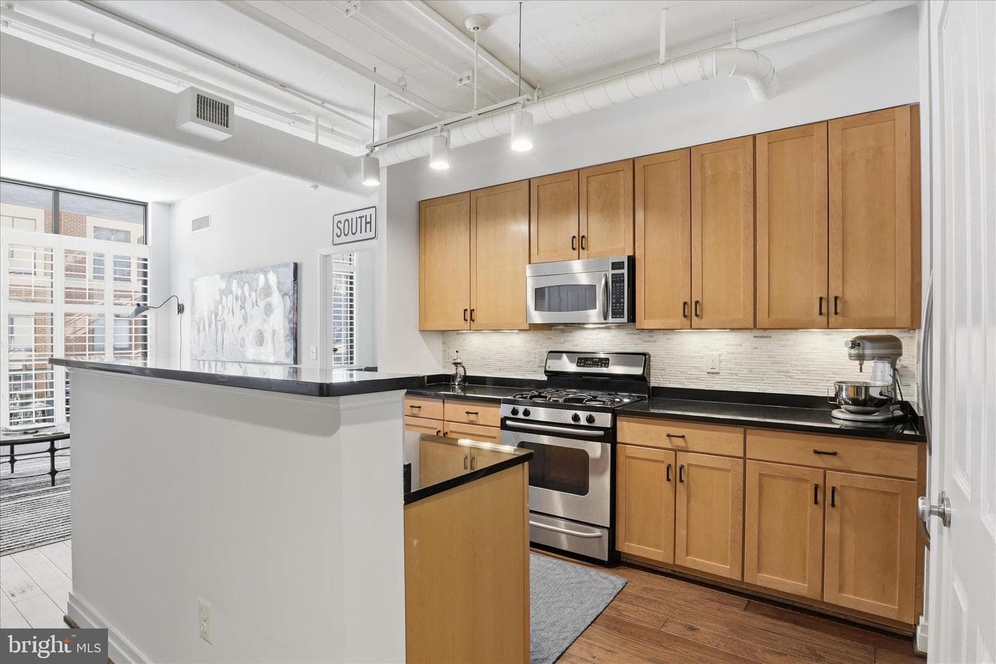 1201 N Garfield Street #204 photo 4