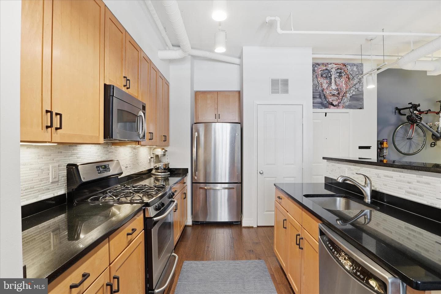 1201 N Garfield Street #204 photo 5