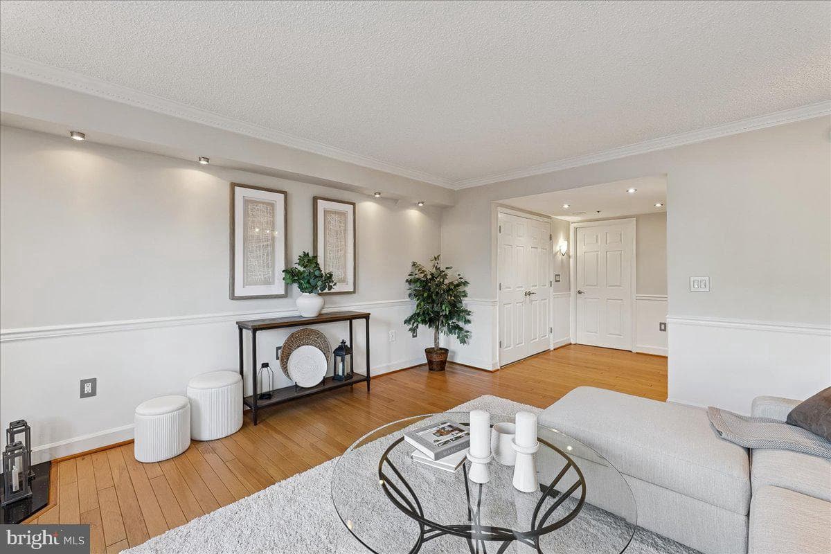 1276 N Wayne Street #418 photo 9