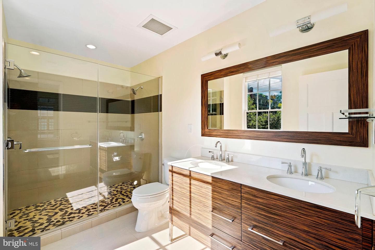 1610 N Queen Street #213 photo 14