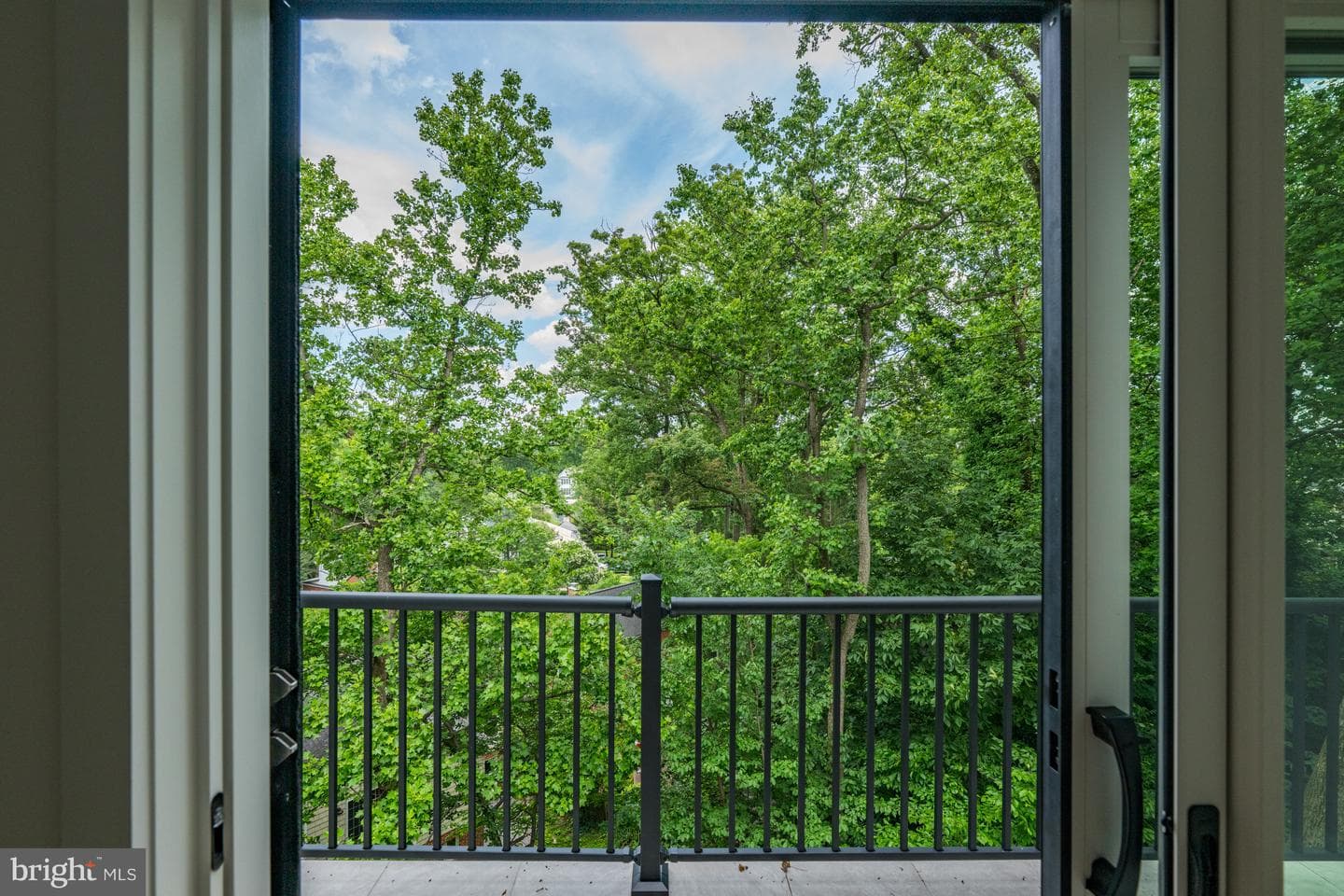 2321 N Richmond Street photo 29