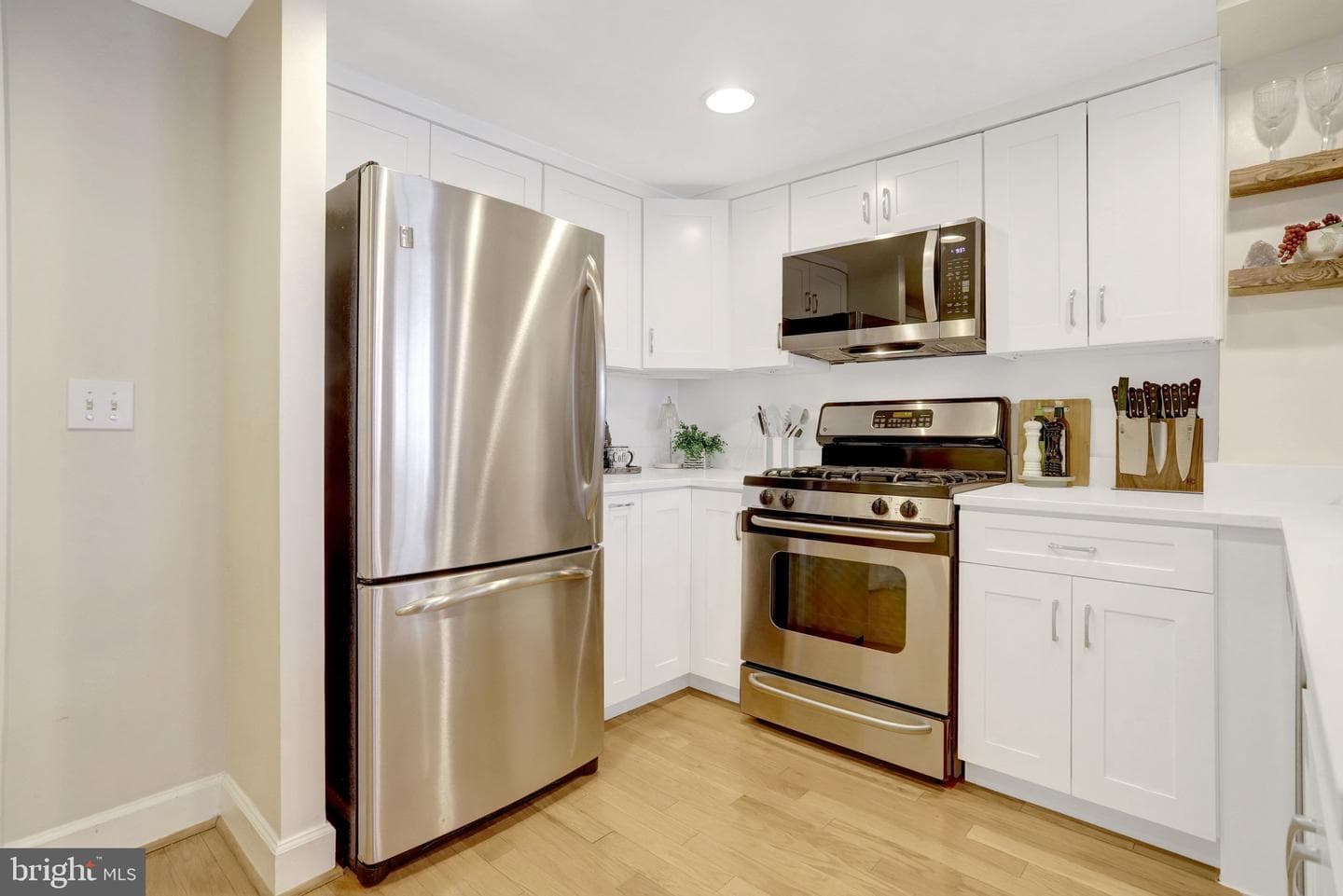 1201 N Garfield Street #612 photo 4