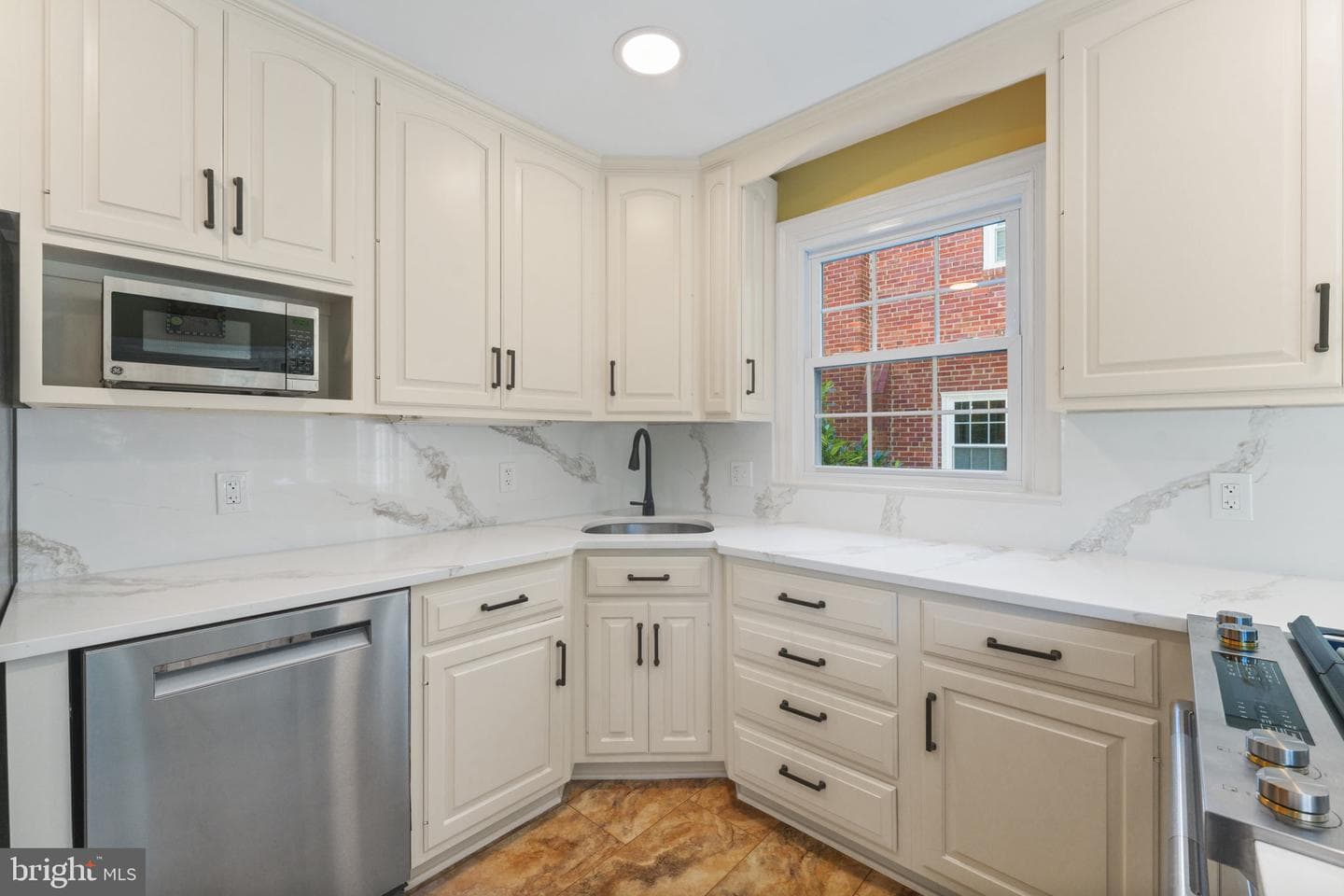1148 N Inglewood Street photo 17