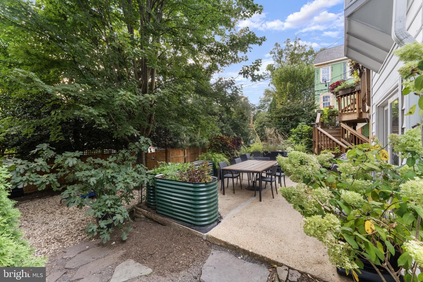 1148 N Inglewood Street photo 64