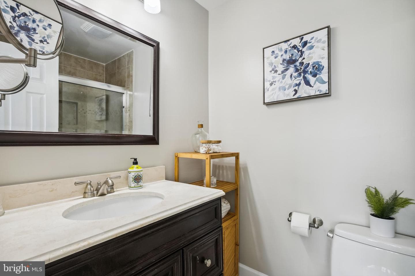 1657 S Hayes Street #b photo 23