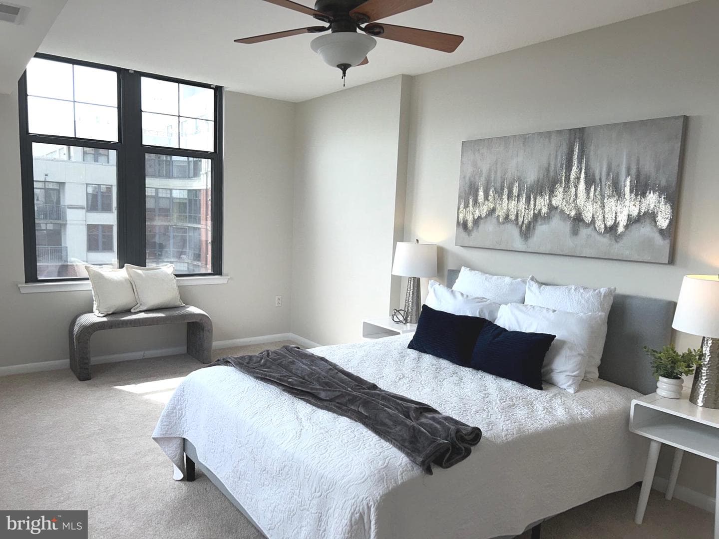 1021 N Garfield Street #812 photo 22