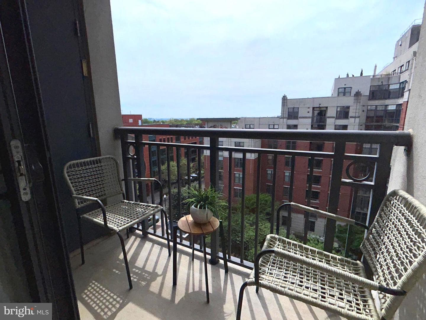 1021 N Garfield Street #812 photo 29