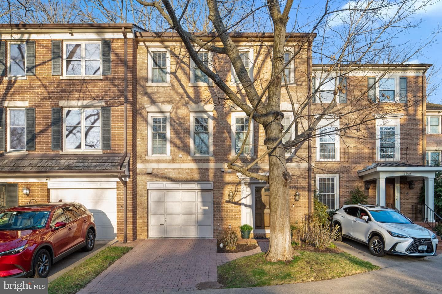 2407 S Queen Street photo 2