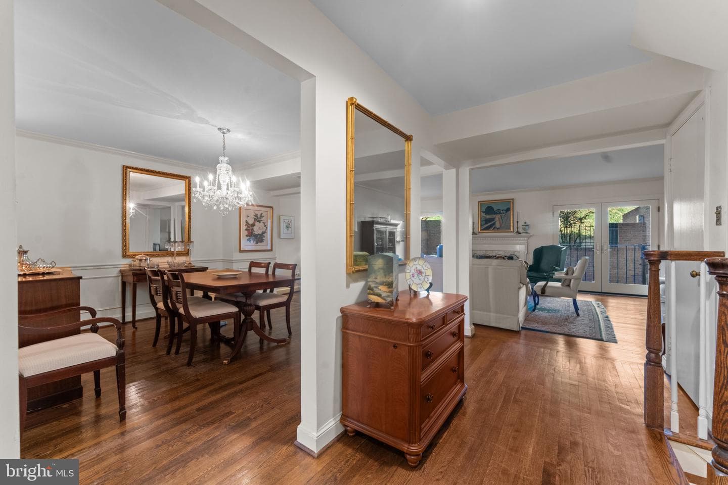 2407 S Queen Street photo 24