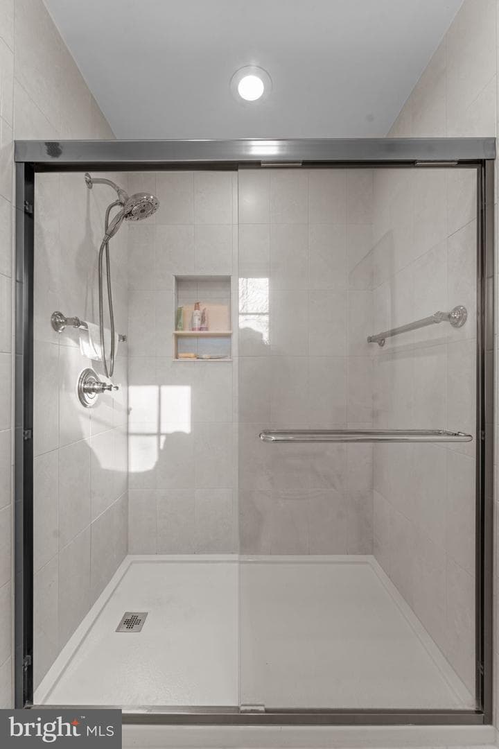 2407 S Queen Street photo 45