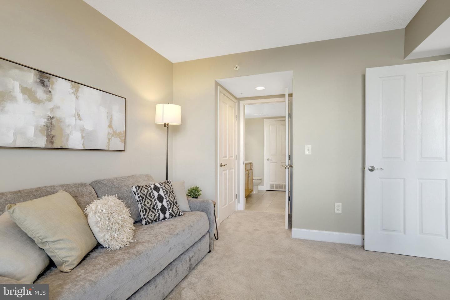 1205 N Garfield Street #908 photo 21