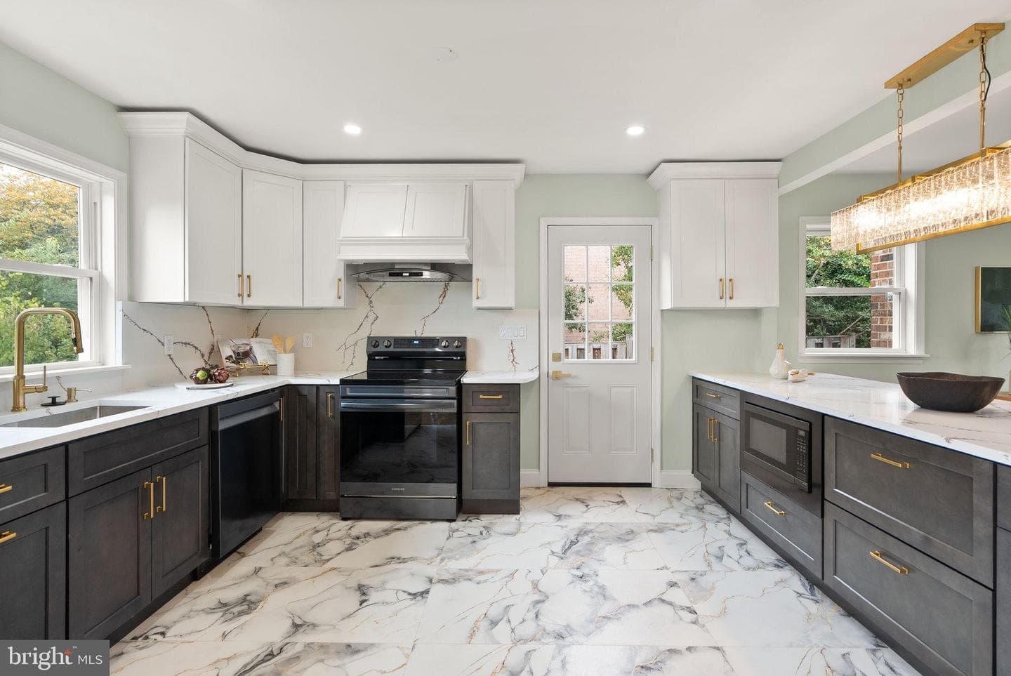 306 N Madison Street photo 21