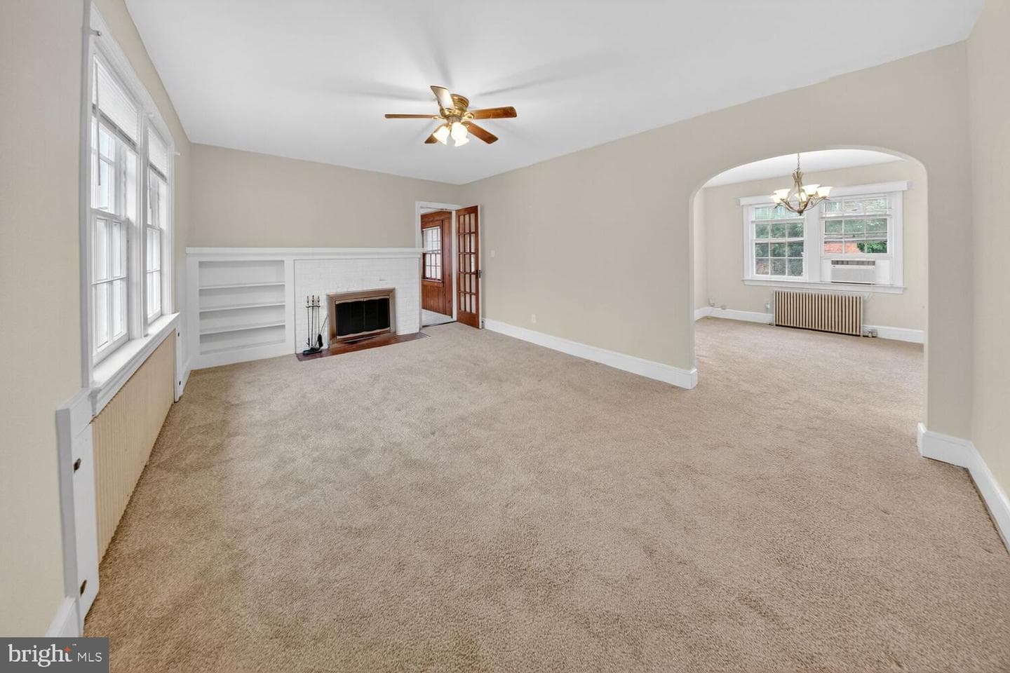 1639 N Woodstock Street photo 3