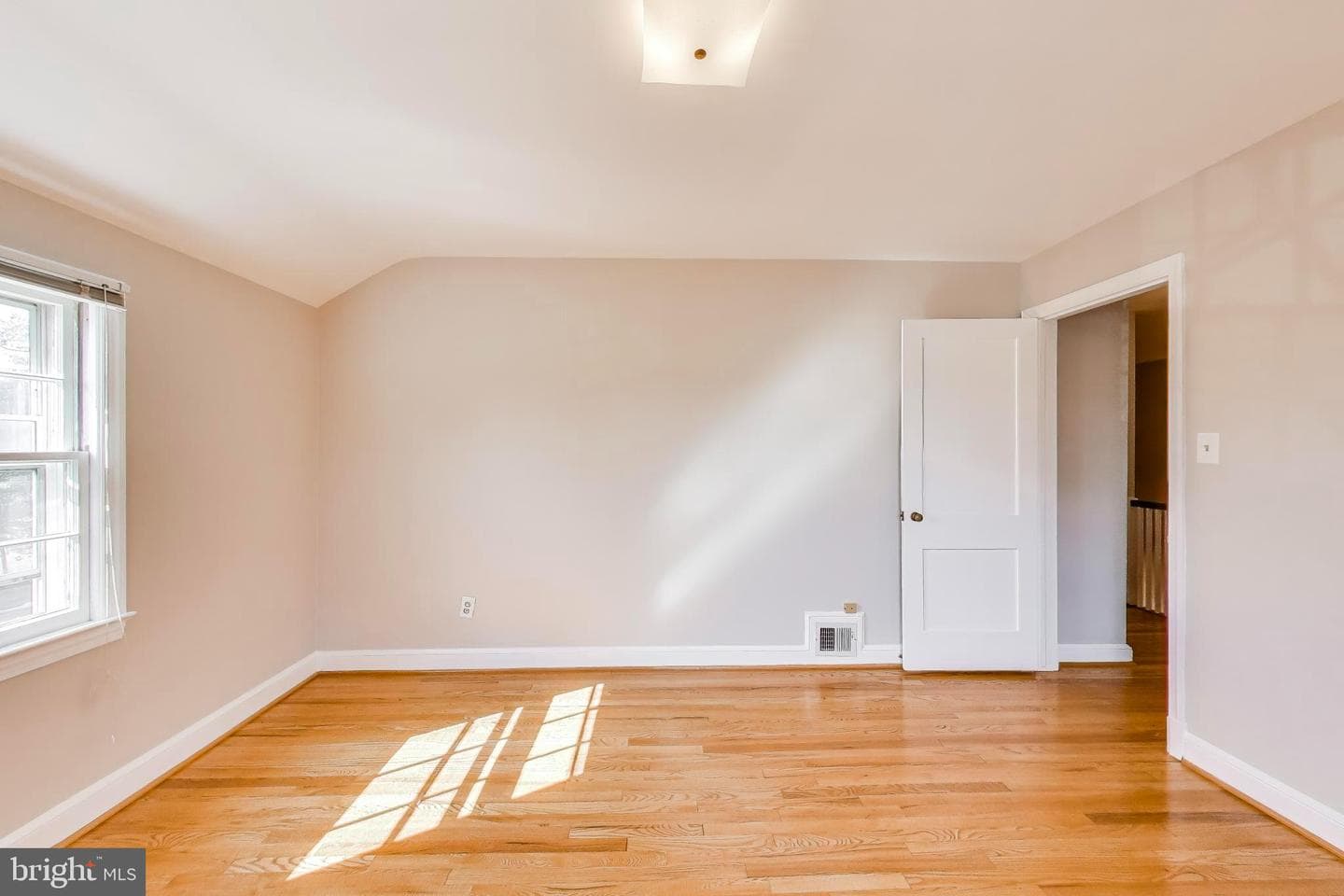 5899 2nd Street S photo 26