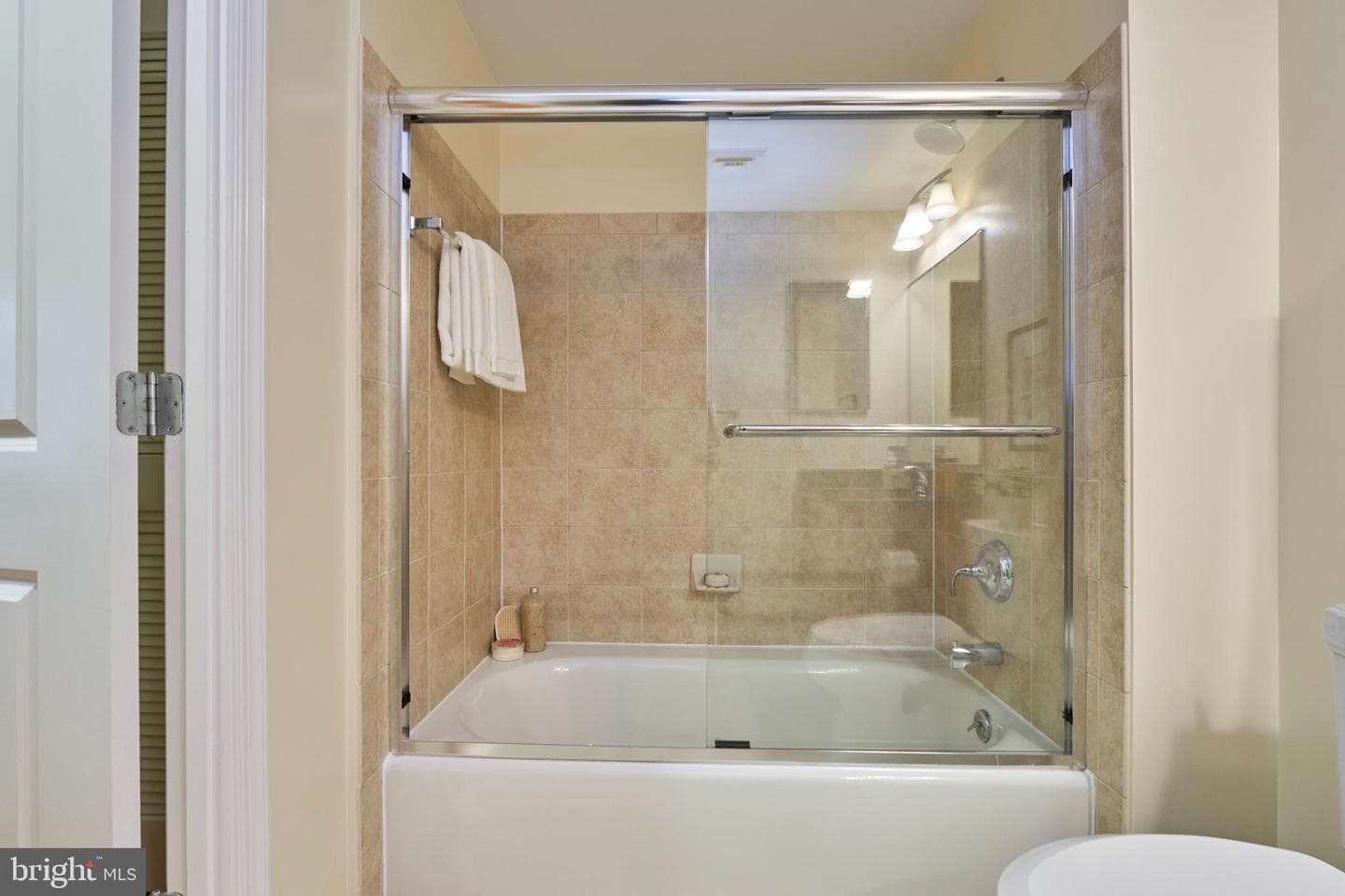 1020 N Highland Street #422 photo 16