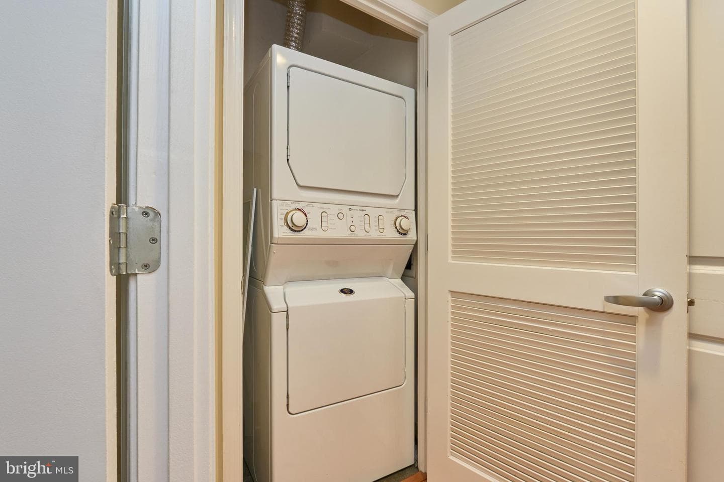 1020 N Highland Street #422 photo 23