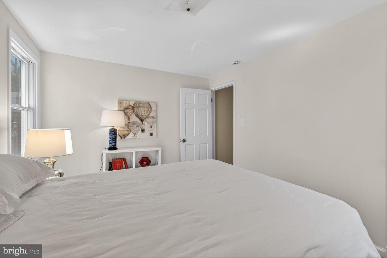 1301 N Quintana Street photo 19