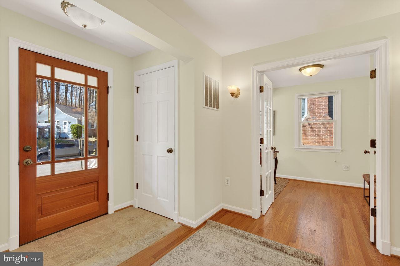 1301 N Quintana Street photo 3