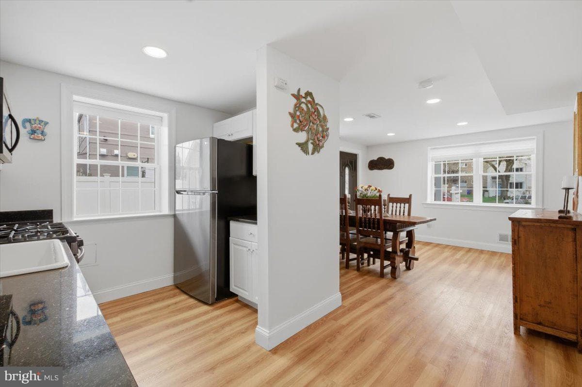 858 S Harrison Street photo 11