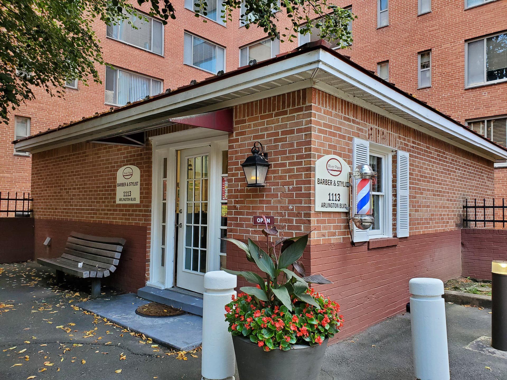 1111 N Arlington Boulevard #623 photo 13